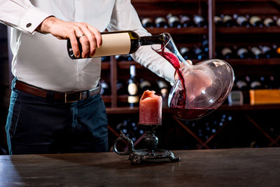 The Art of Decanting Wine: An Enchanting Ritual of Aroma and Flavour